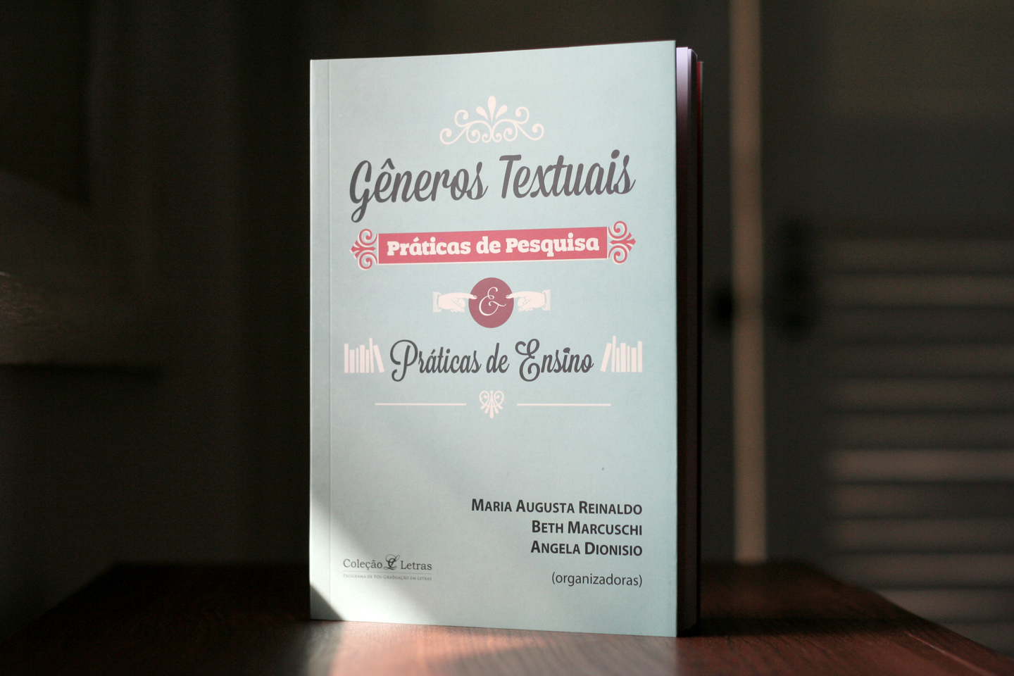 Gêneros textuais: práticas de pesquisa e práticas de ensino